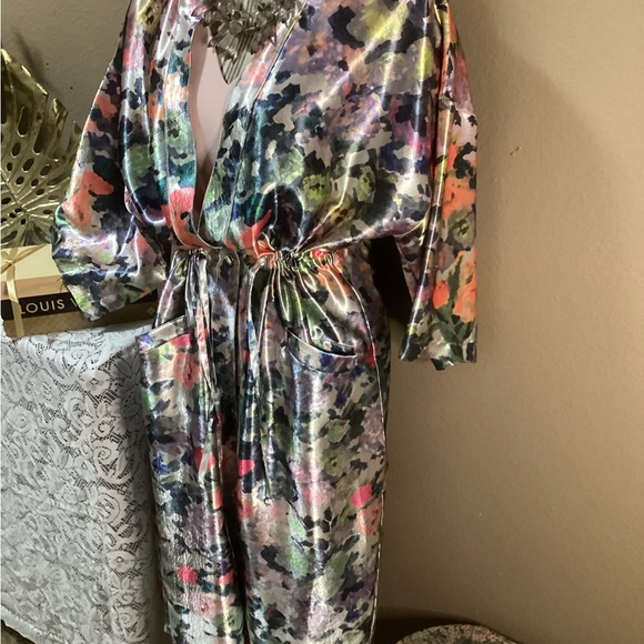 NEW YORK & Co. Colorful Abstract Print Skirt KIMONO - Picture 2 of 16